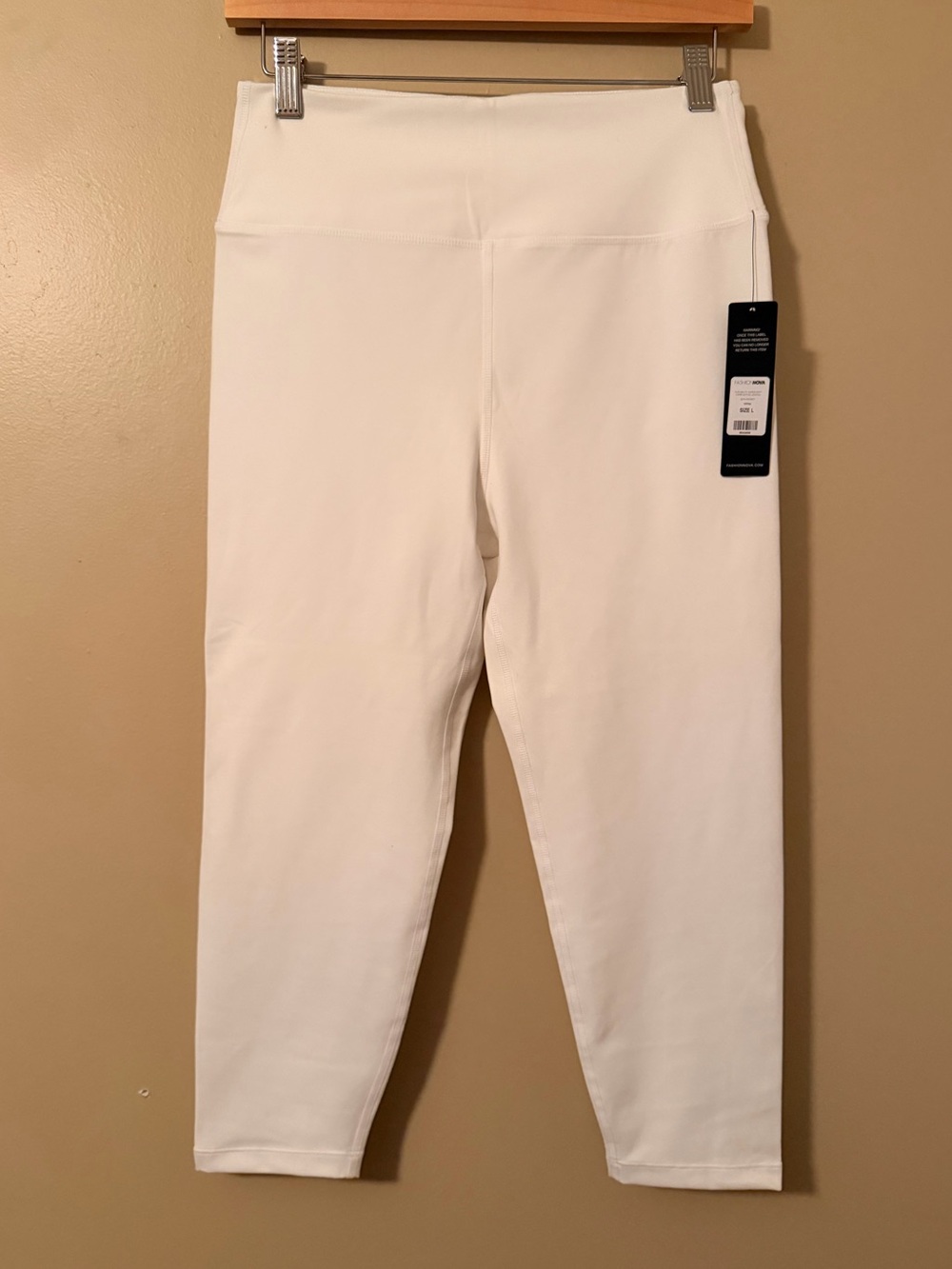 Fashion Nova Cream Active Leggings